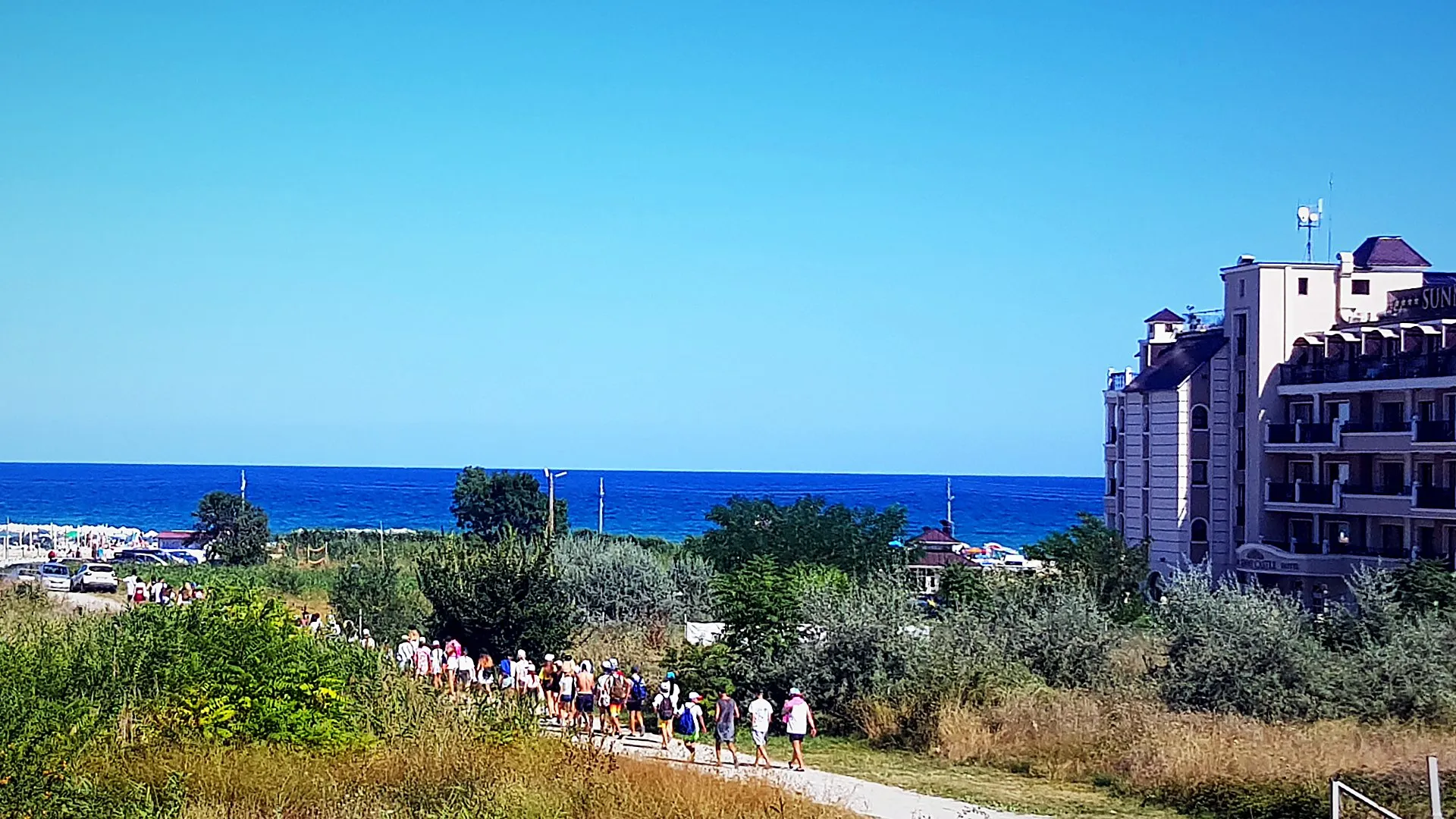 Пътеката от хотела към плажа